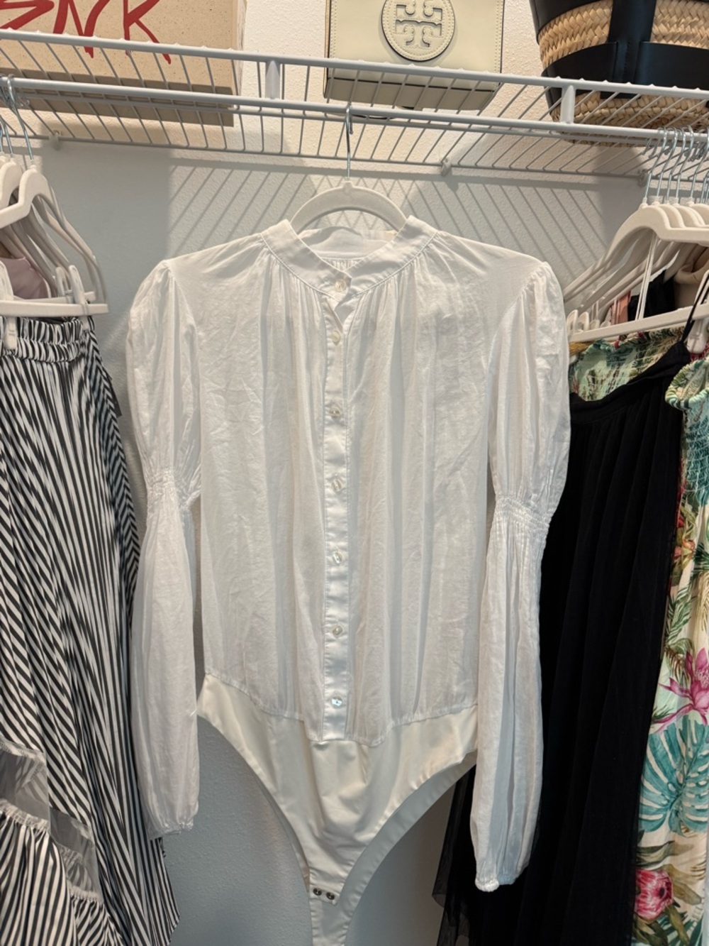 Jijil White Logo-Tag Cotton Top